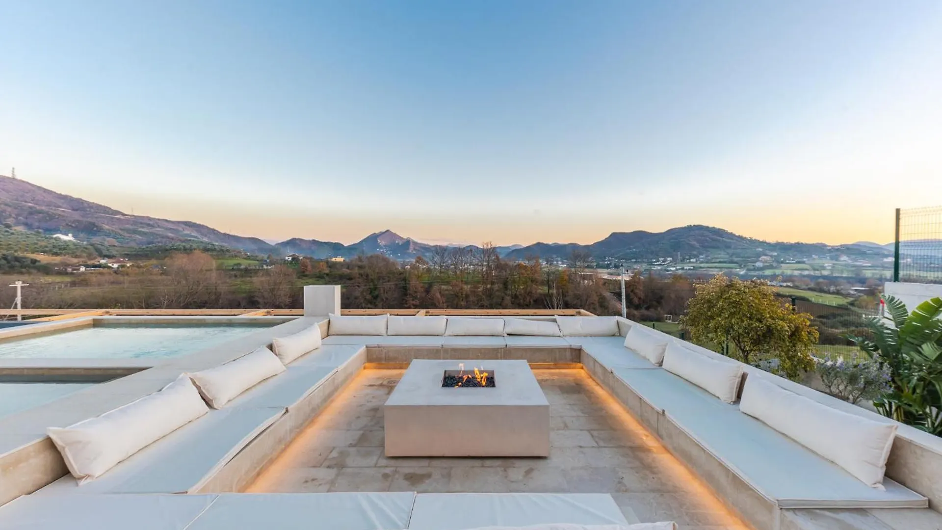 Jerina Mansion Villa Tirana 0*,  Albania